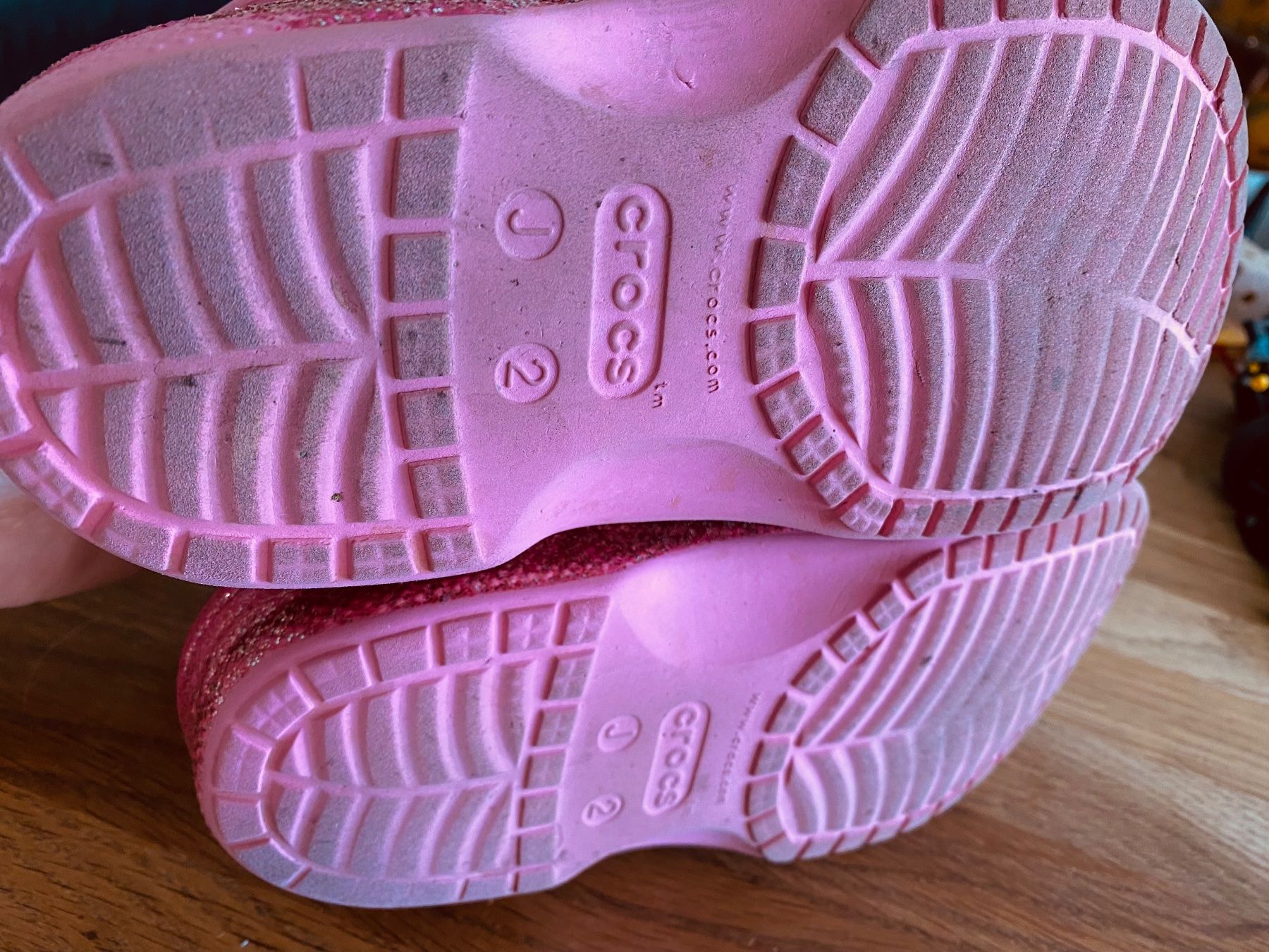 Crocs Scarpe per ragazze: Pink crocs mit Glitzer, Gr. 33/34 – Usato da Bassersdorf venduto da jgo_9mfk 3