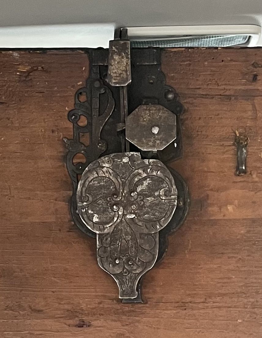Armoires: Antik Schrank Kredenz Anrichte uralt – D'occasion à Rorschacherberg par farmer61 4
