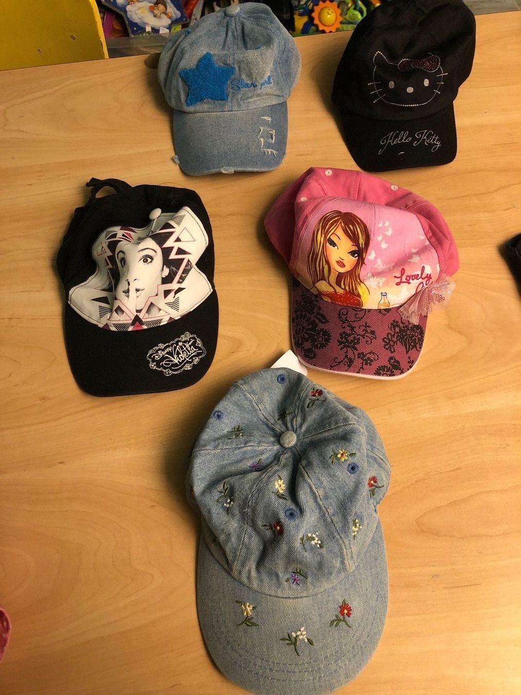 Altro abbigliamento per bambina: 5 süsse Caps/Sonnenhüte Gr.52/54cm – Usato da Obergerlafingen venduto da cabo4