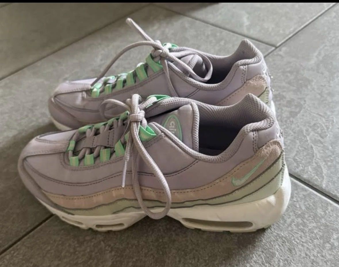 Nike Chaussures femmes: Nike Air Max 95  – Neuf (Voir description) à Roggwil BE par joana.a16 2
