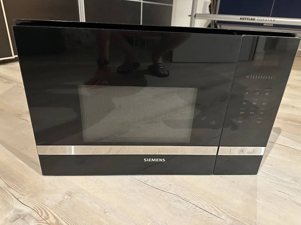 Fours: Micro-ondes encastrable Siemens – D'occasion à Monnaz par Epicur911