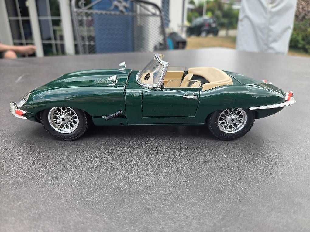 Modellini d'auto: Jaguar "E" Coupé (1961)  – Usato da Herznach venduto da koro02 3