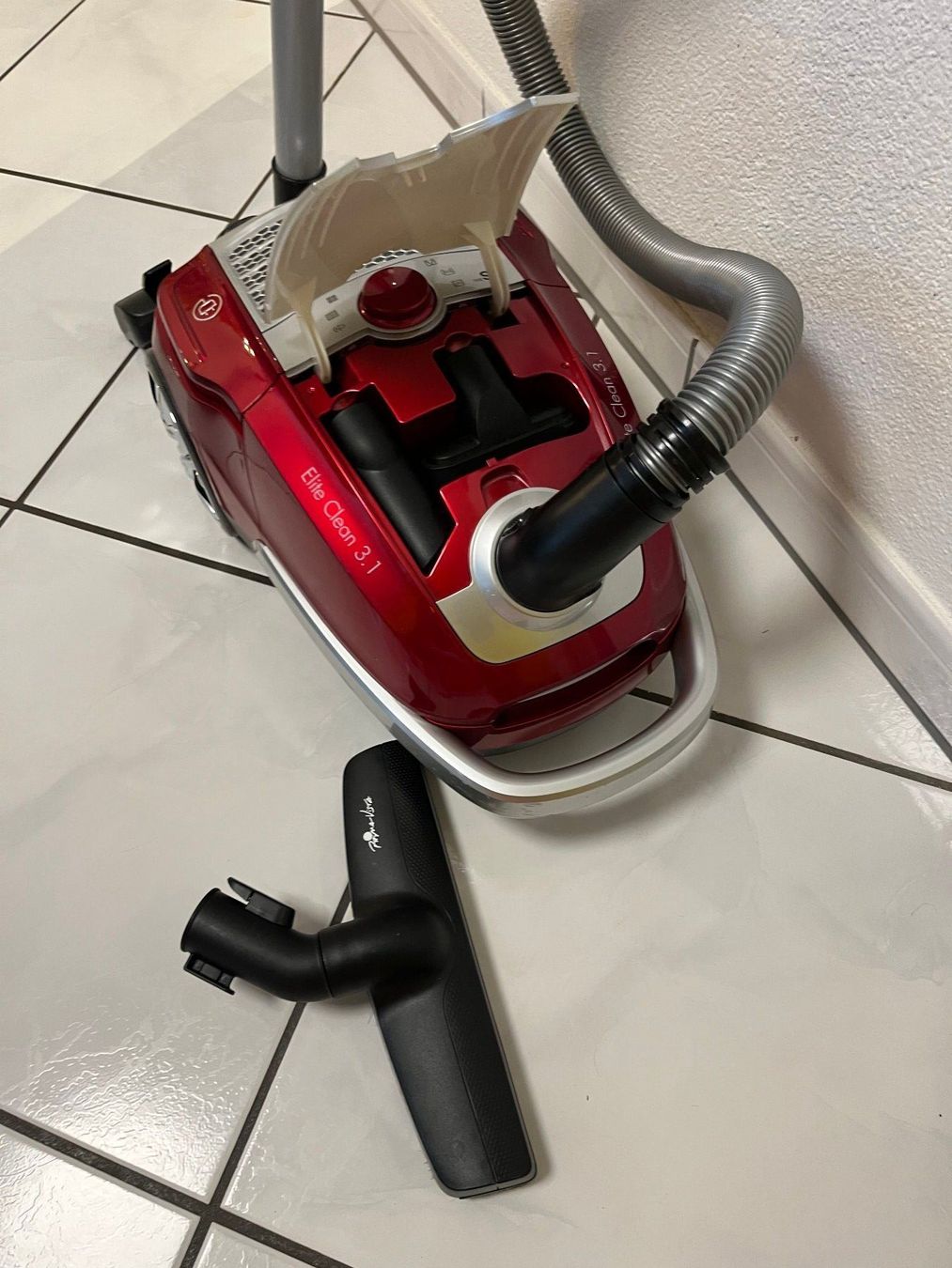 Staubsauger & Zubehör: Staubsauger Elite Clean 3.1 – Gebraucht aus Stans von emodermatt 3
