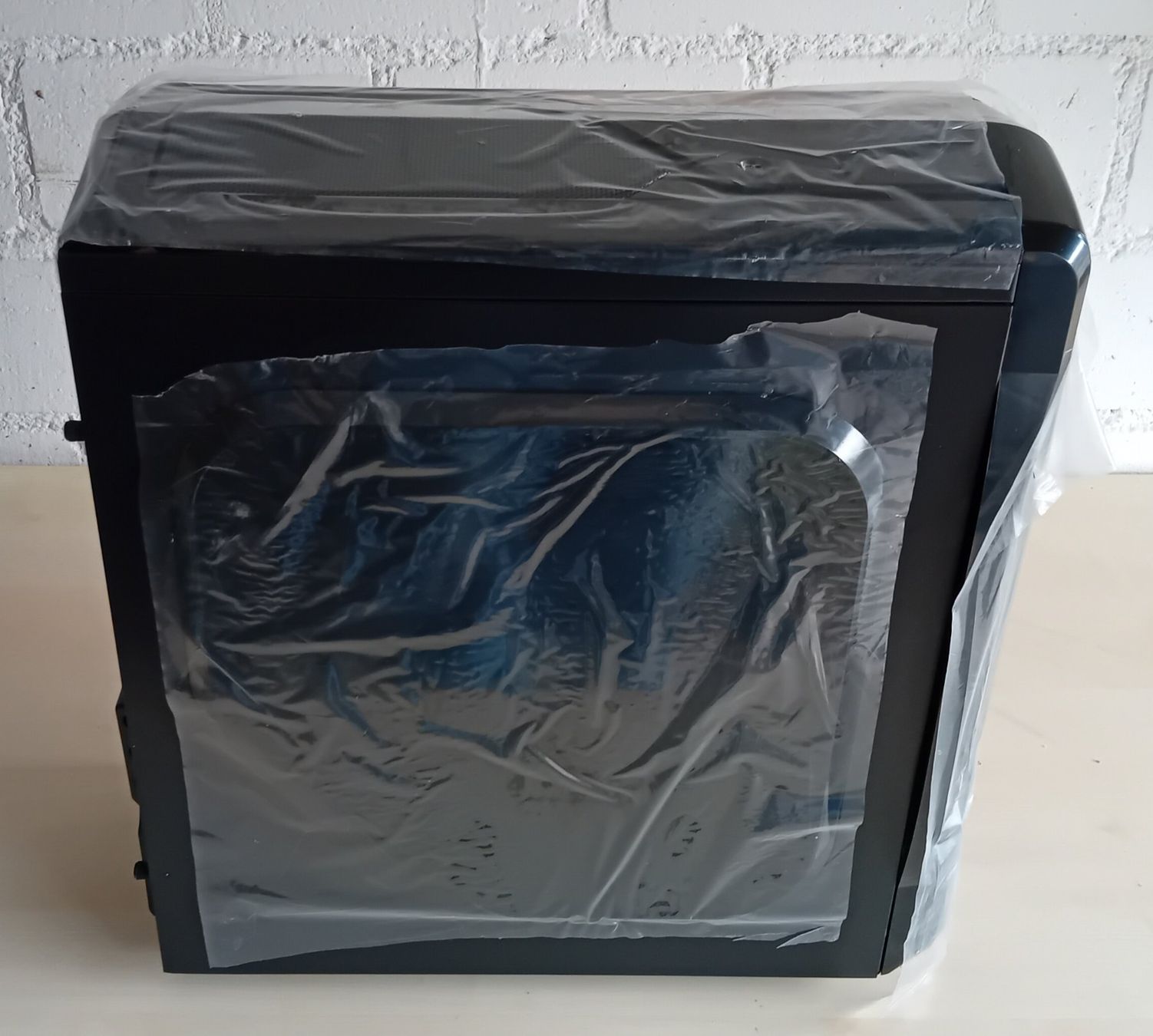Gehäuse: PC-Gehäuse GamePlus – schwarz – Neu und originalverpackt aus Möriken AG von Restpostenking.ch