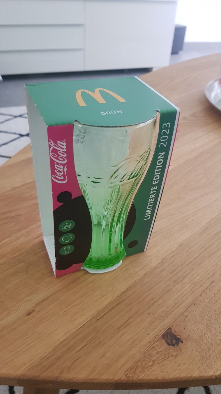 Coca-Cola Bicchieri: McDonalds Coca Cola Limited Edition Glas 2023 – Nuovo e nell'imballaggio originale da Dübendorf venduto da Nemo_0