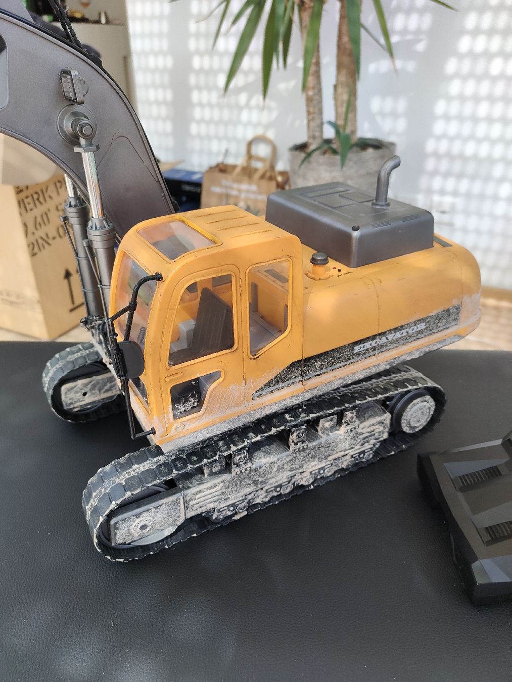 Carson Modellismo RC: Carson RC Raupenbagger "Excavator" 1:12 – Usato da Oetwil an der Limmat venduto da MicA-8955