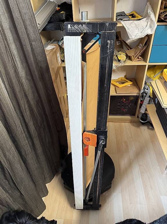 Alle Maschinen: Packpapier Schneidemaschine – Gebraucht aus Rickenbach LU von Postpolo