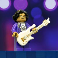 Citizen Brick "Purple Guitar Royalty" Lego Figur