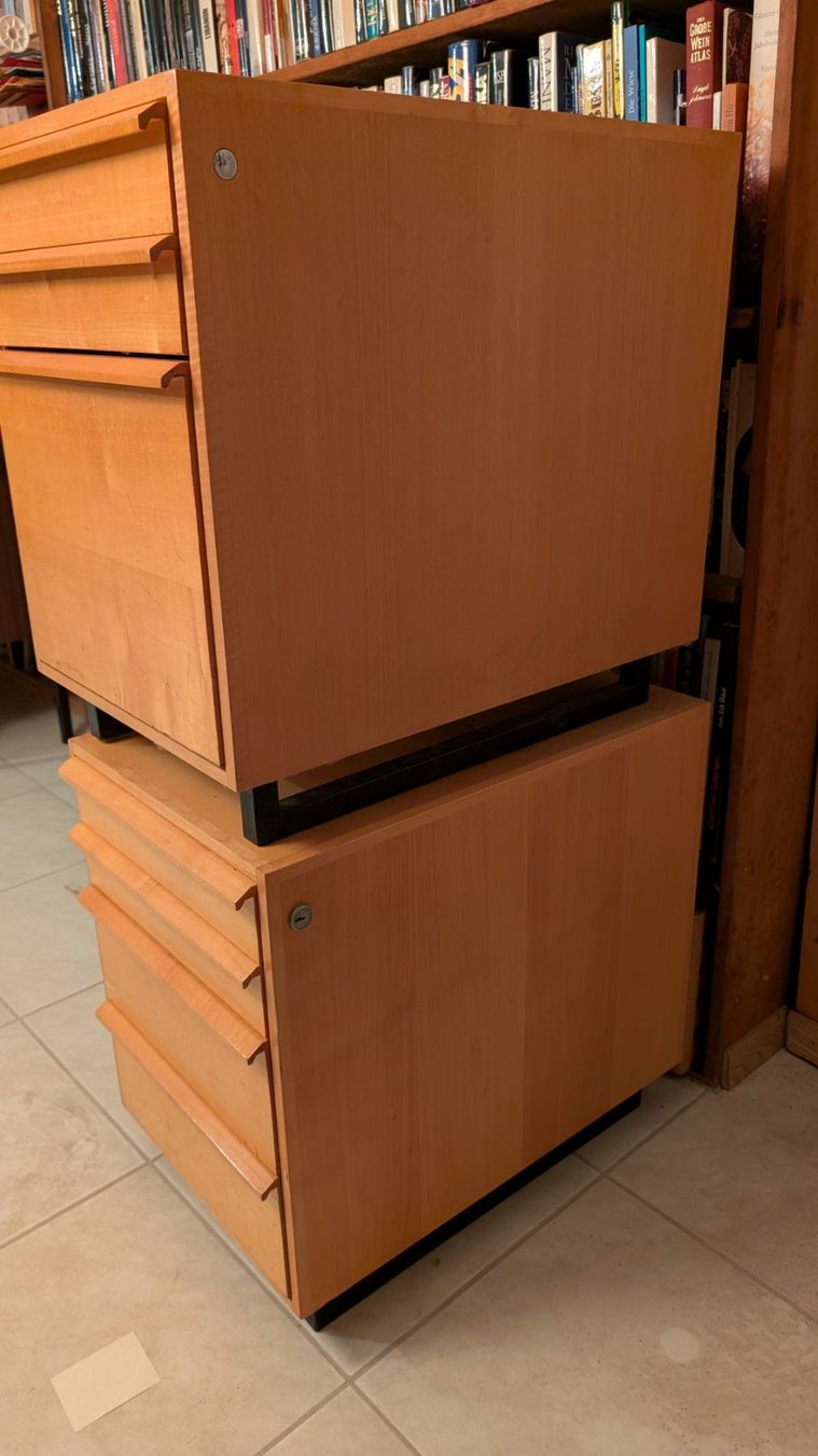 Armoires: Vintage Korpus "Modell 10" Wohnhilfe – D'occasion à Kastanienbaum par kr.arch 2
