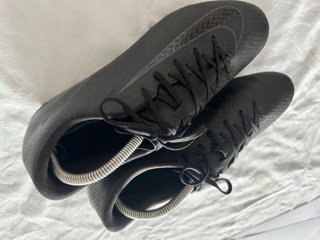 Nike Herrenschuhe: Fussball Schuhe – Gebraucht aus Aesch (Neftenbach) von rit_psr5 1