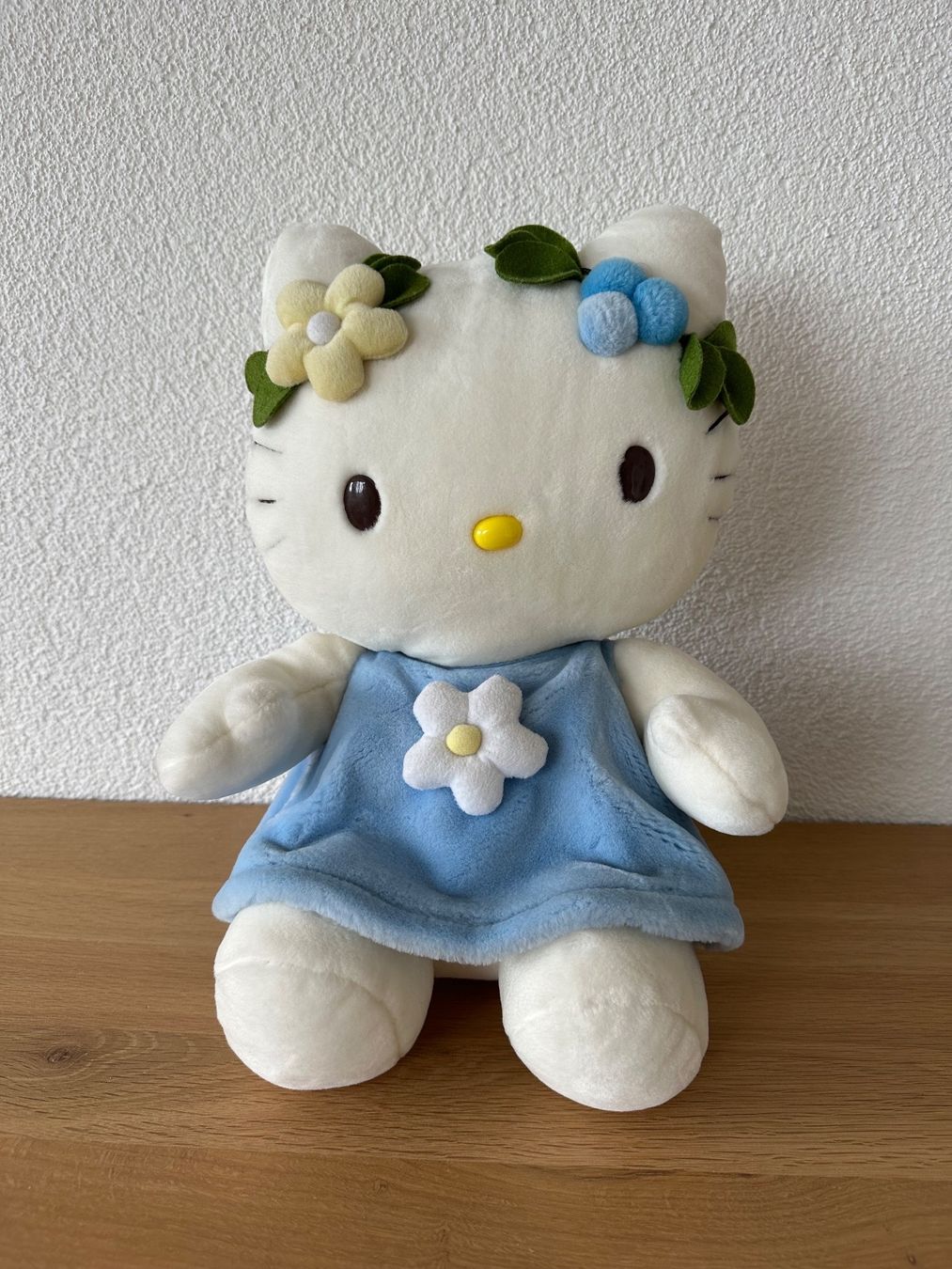 Hello Kitty Giocattoli: Hello Kitty Plüschtier gross, hellblau (38cm) – Usato da Glattpark(Opfikon) venduto da AydenM