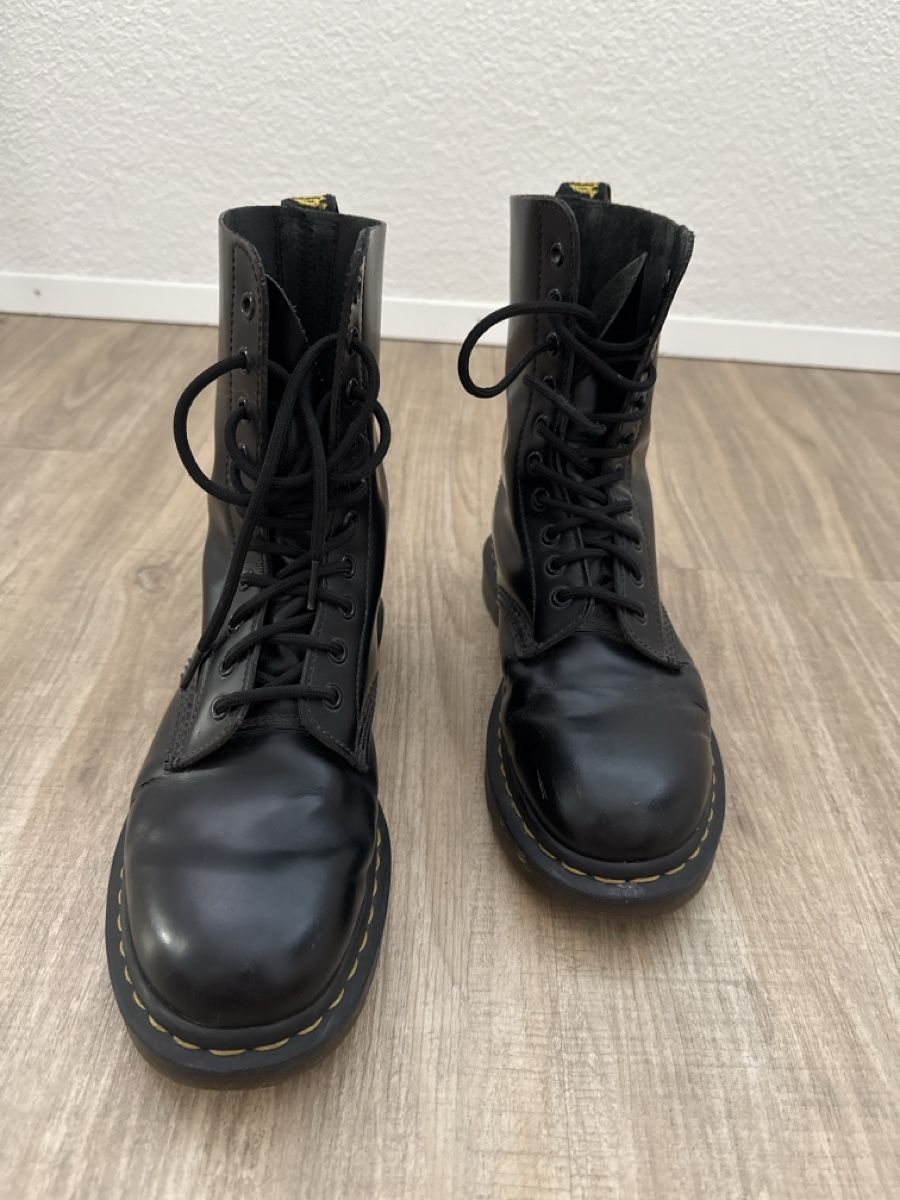 Dr. Martens Scarpe da donna: Doc Martens in Black – Usato da Lachen SZ venduto da cvs_5g7c