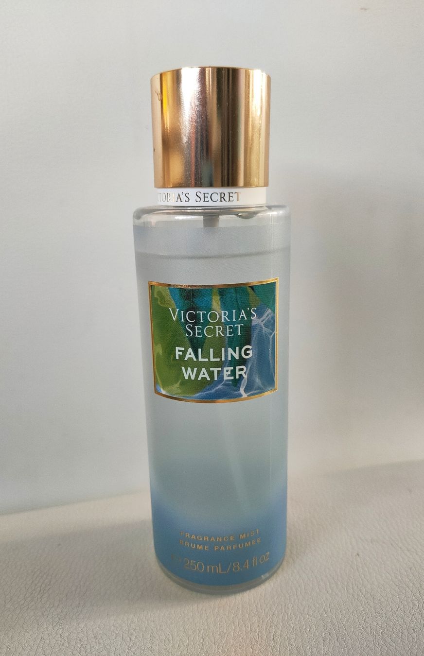Victoria's Secret Profumi & Eau de Toilette: Victoria's Secret Falling Water – Usato da Thalwil venduto da wamoni