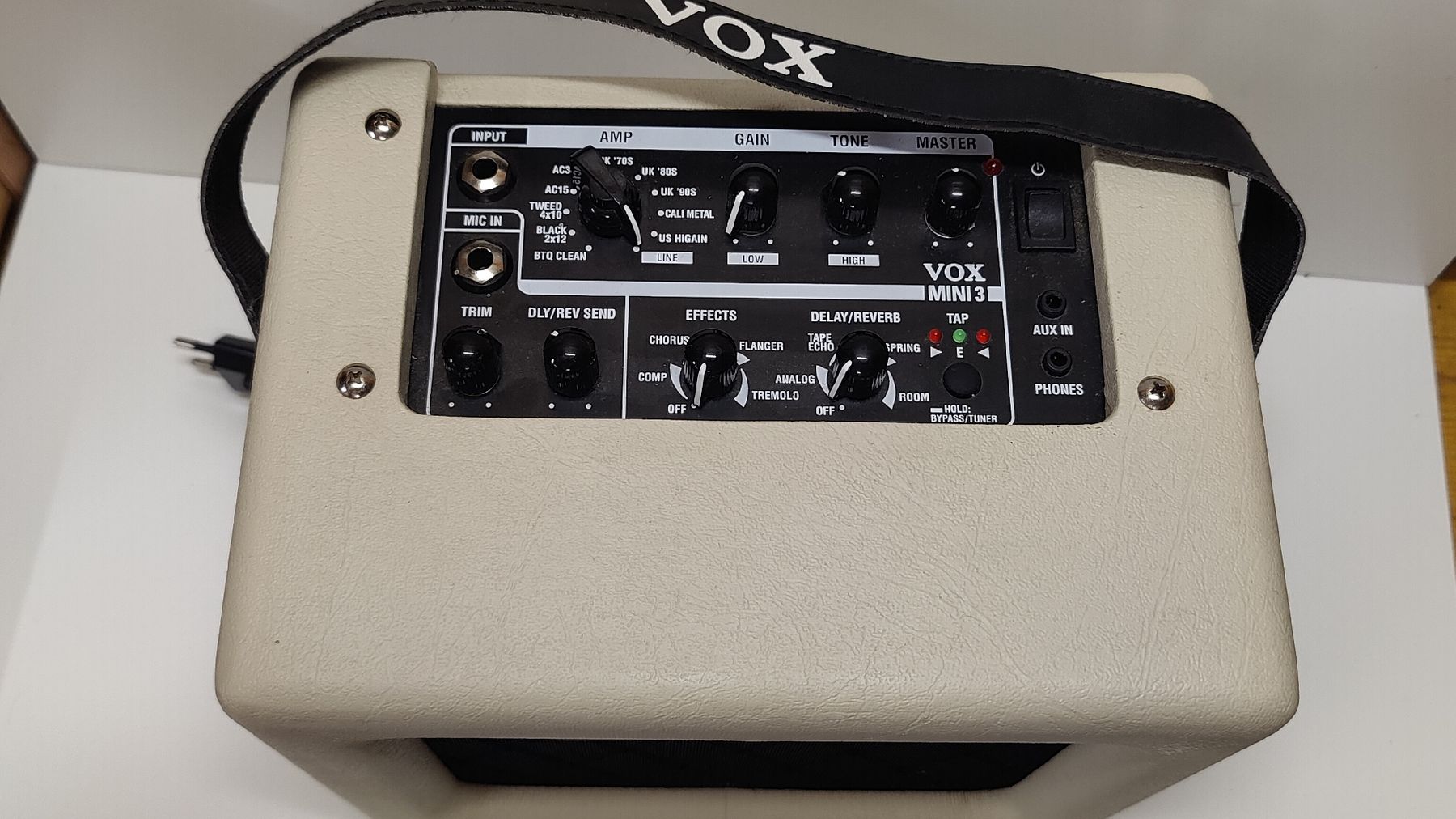 Vox Amplificatori: VOX MINI3 Gitarrenverstärker, mit Kabel oder Batterie (LG) – Usato da Neuenhof venduto da SchnaeppliAllerlei 2