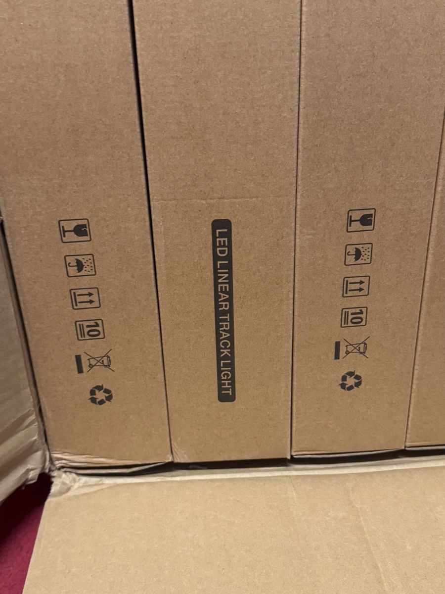 Lampadari & plafoniere: LED Linear Track Light Avior XS 1200mm neu 10 stk.  – Nuovo (secondo la descrizione) da Schlieren venduto da Freundlich02 5