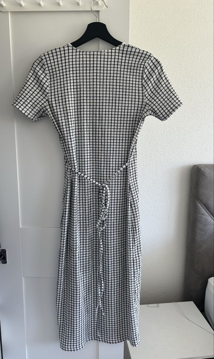 Zara Kleider: Zara Black and White Checkered Dress – Gebraucht aus Zürich von emi_5nw2 1