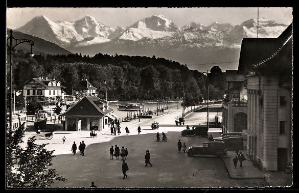 Cartoline postali: AK Thun, Bahnhofplatz mit Eiger, Mönch und Jungfrau – Usato da Berlin venduto da bartko-reher