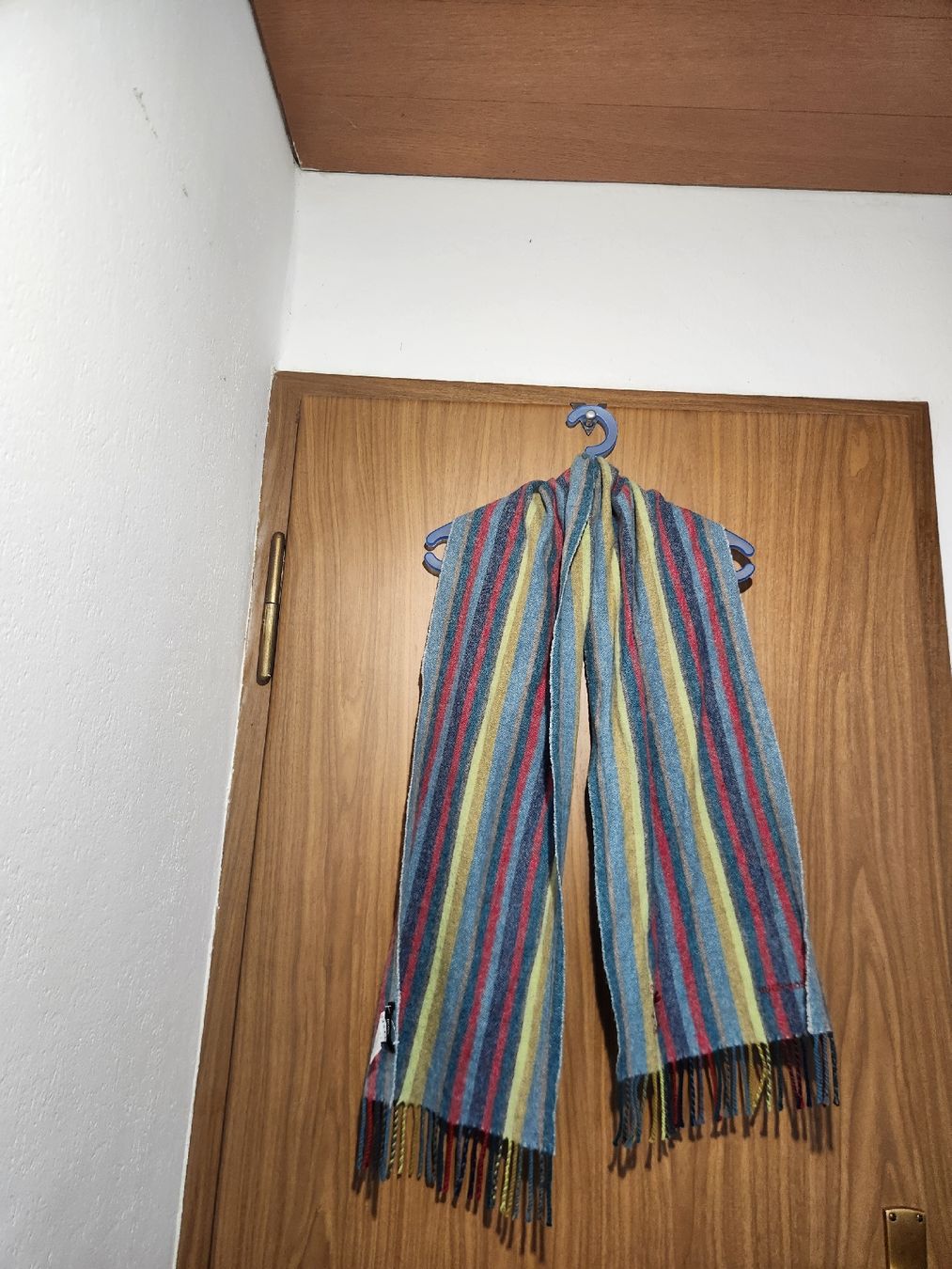 Hugo Boss Foulards, Tücher & Schals: Écharpe BOSS Hugo Boss rayée cachemire 100%  – Gebraucht aus Niedergösgen von Eva2410