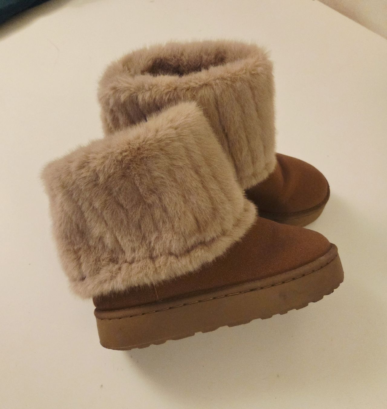 Schuhe für Mädchen: Kuschelige Boots – Neu (gemäss Beschreibung) aus Riehen von Bliss1978 3
