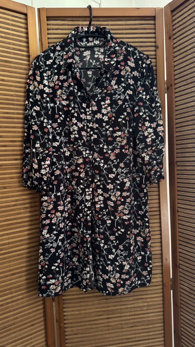 Vero Moda Kleider: Kleid/Tunika Vero Moda, M – Gebraucht aus Gümligen von morticiaaddams