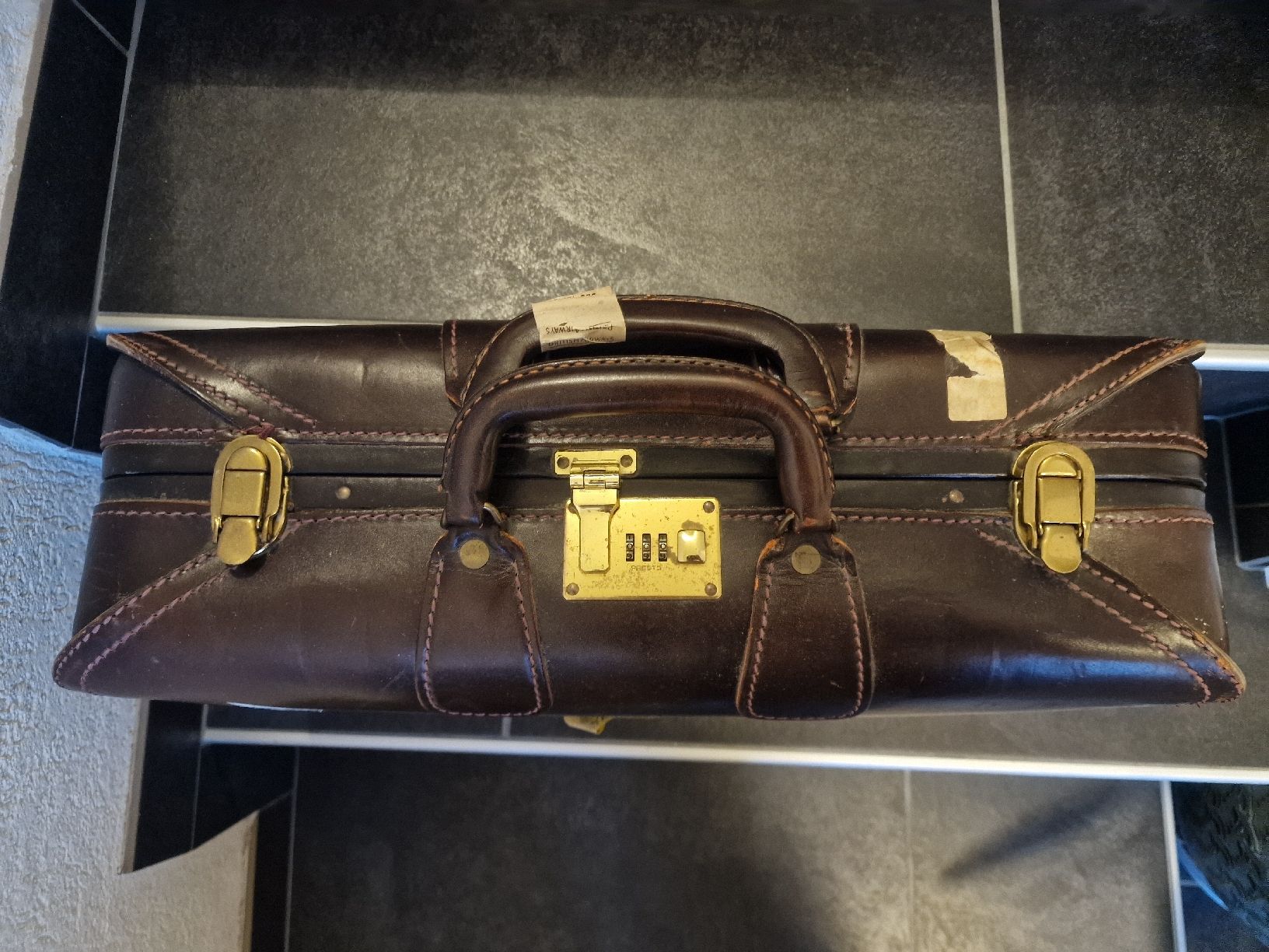 Reisekoffer: Valise vintage en cuir marron – Gebraucht aus Collonges von 2D_Collector 3