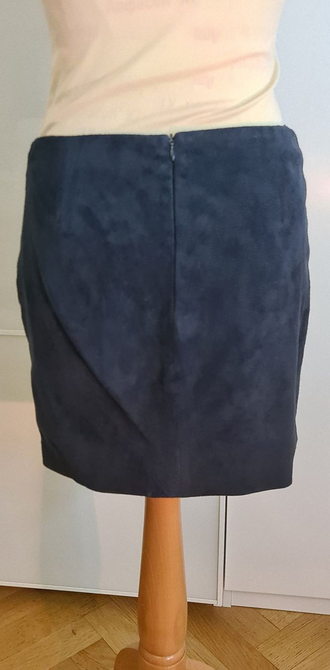 Mango Gonne: Jupe en cuir velours taille 34 Mango – Usato da Genève venduto da Saleena 1