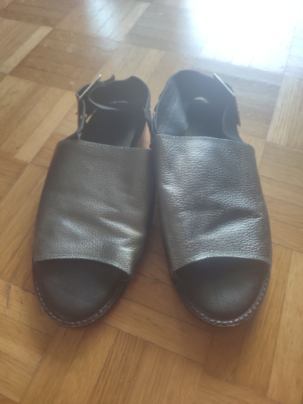 Scarpe da donna: Bequeme Ledersandalen Gr. 37 – Nuovo (secondo la descrizione) da Waltenschwil venduto da Bodensee84 1