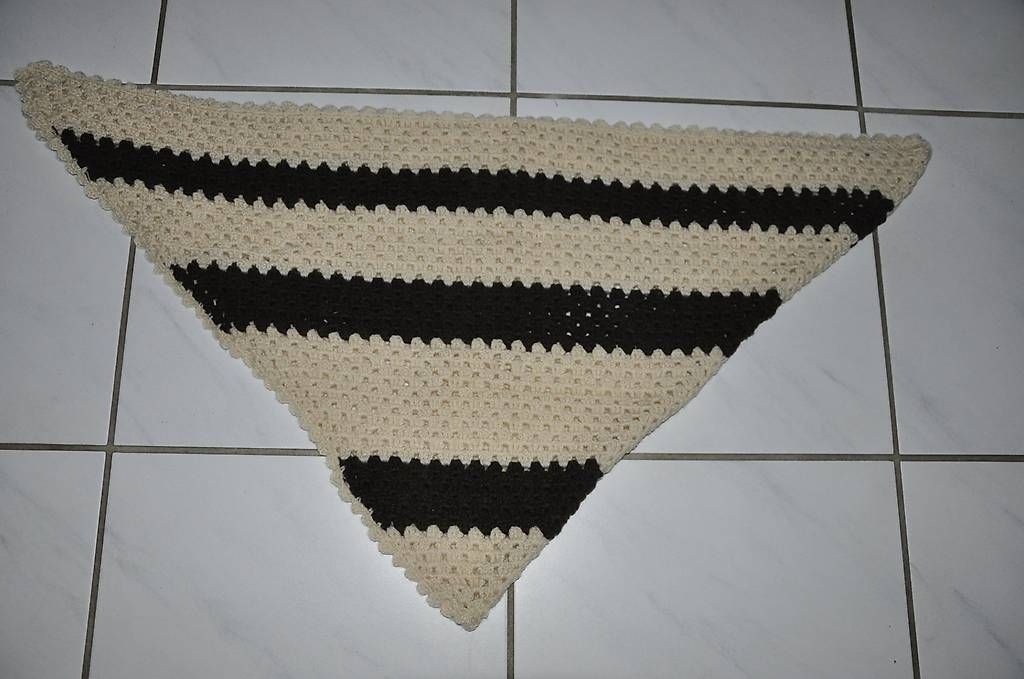 Foulard & Sciarpe: Schultertuch gehäckelt Handarbeit – Nuovo (secondo la descrizione) da Oberrüti venduto da ELALL 3