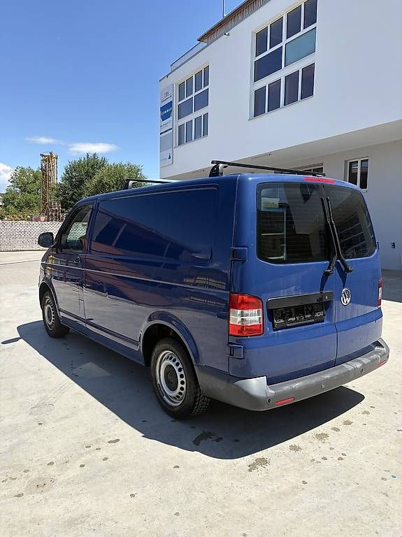 Véhicules utilitaires: VW T5 – D'occasion à Otelfingen par Industriegeni 2