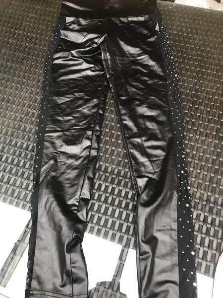 Hosen: Damen Hose Leder Optik Marke CHICME /  S – Neu (gemäss Beschreibung) aus Bergdietikon von antovale