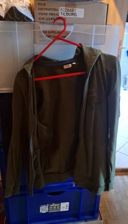 Olivgrüne Zipper-Jacke - Perfekt für Übergang