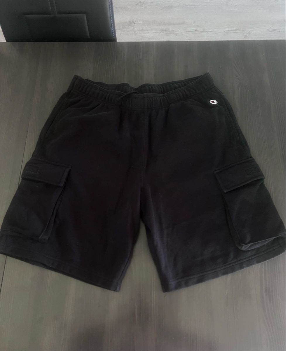 Champion Pantaloni: Champion Cargo Shorts schwarz M/L – Usato da Glashütten venduto da x.mayla