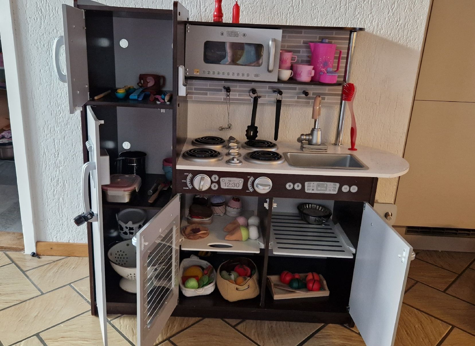 Giocattoli: Kinderküche mit Zubehör – Usato da Etziken venduto da langa