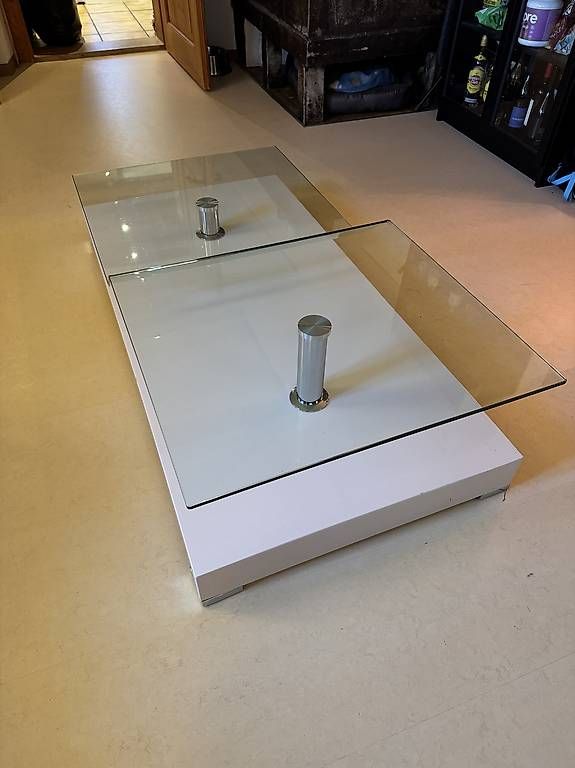 Tables: Tisch Glastisch – D'occasion à Pratval par Aperture11 1