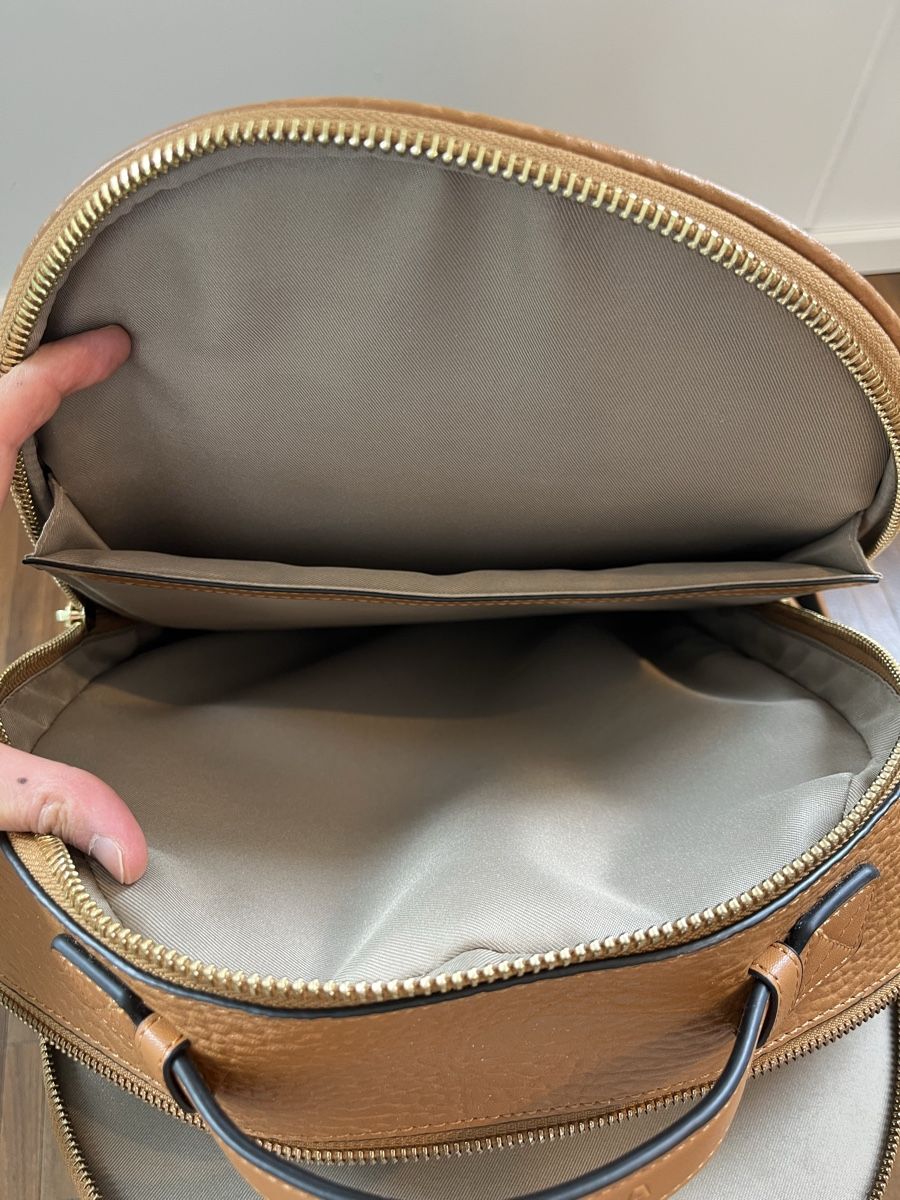 Zaini: Youngla Leather-look Backpack - Stylish Autumn Accessory! – Usato da Zürich venduto da mar_kmc2 1