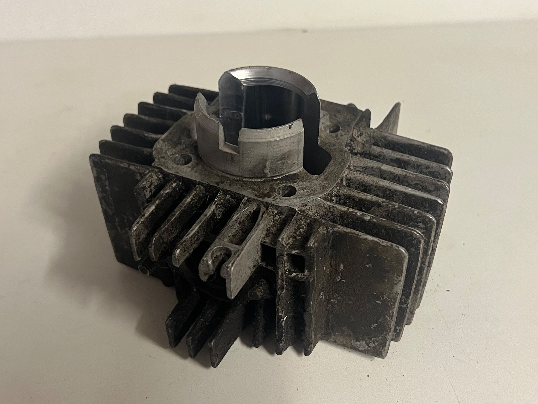 Puch Parti ricambio per ciclomotori: Puch Maxi E50 Zylinder 38mm – Difettoso da Steffisburg venduto da FlorianJohner 1