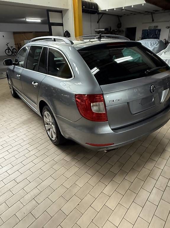 Automobili: Skoda 4x4 superb combi – Usato da locarno venduto da Chiconess1 8