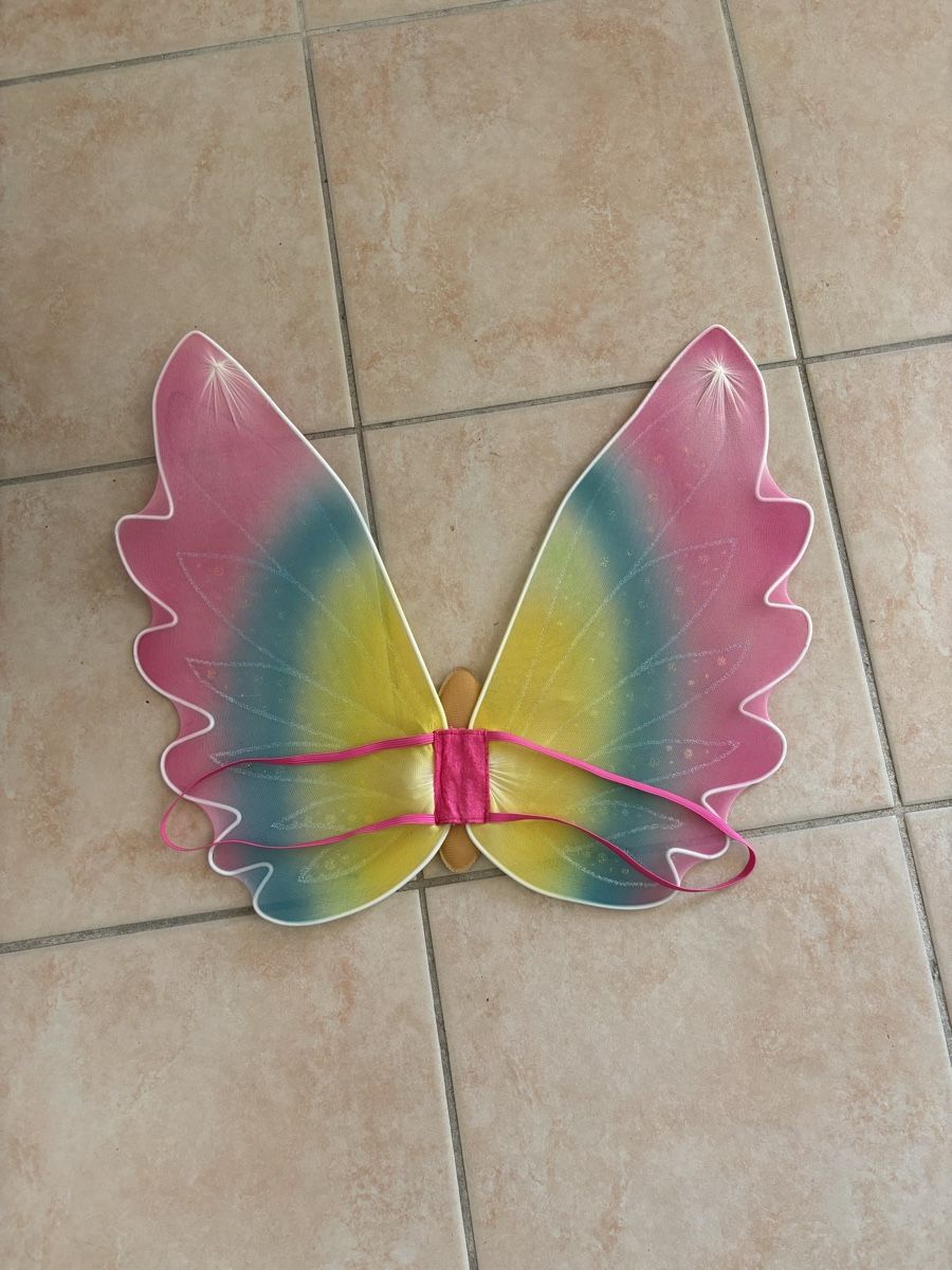 Giochi: Ailes de papillon et serre-tête licorne – Usato da Vufflens-la-Ville venduto da newlifegva 2