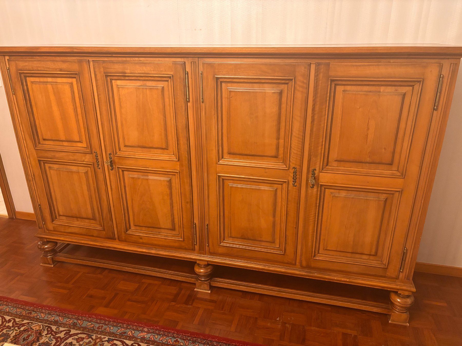 Credenze: Klassisches Sideboard aus Kirschholz – Usato da Goldau venduto da Anmala