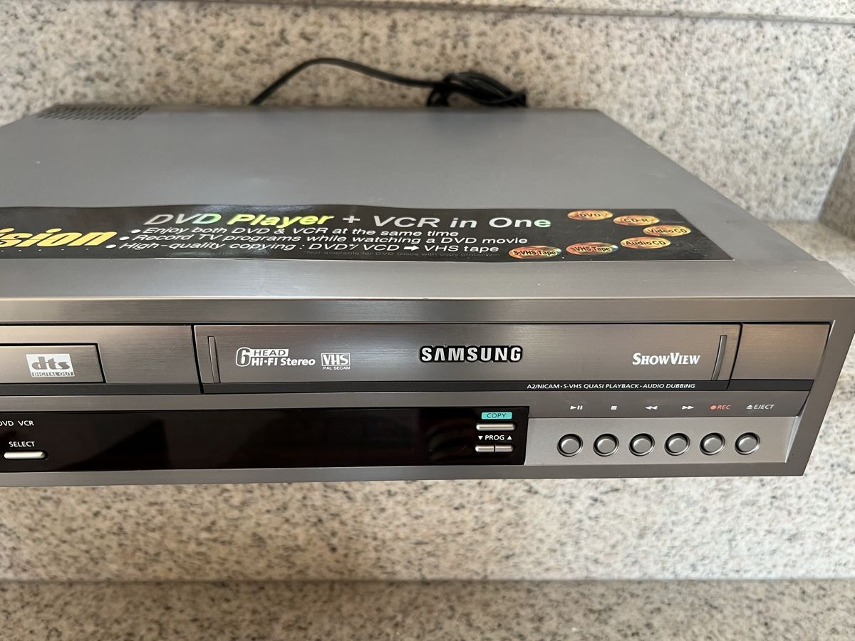 Samsung Aufnahmegeräte: Samsung DVD & VHS-Videorecorder SV-DVD1E – Gebraucht aus Schongau von Retro_Shop 2