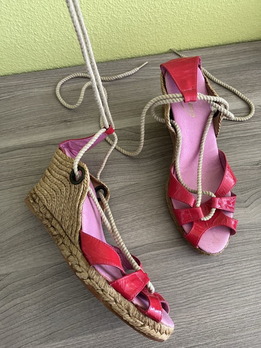 Scarpe da donna: Damen Sandalen Keilabsatz Grösse 39 – Usato da Basel venduto da JJ.Elena
