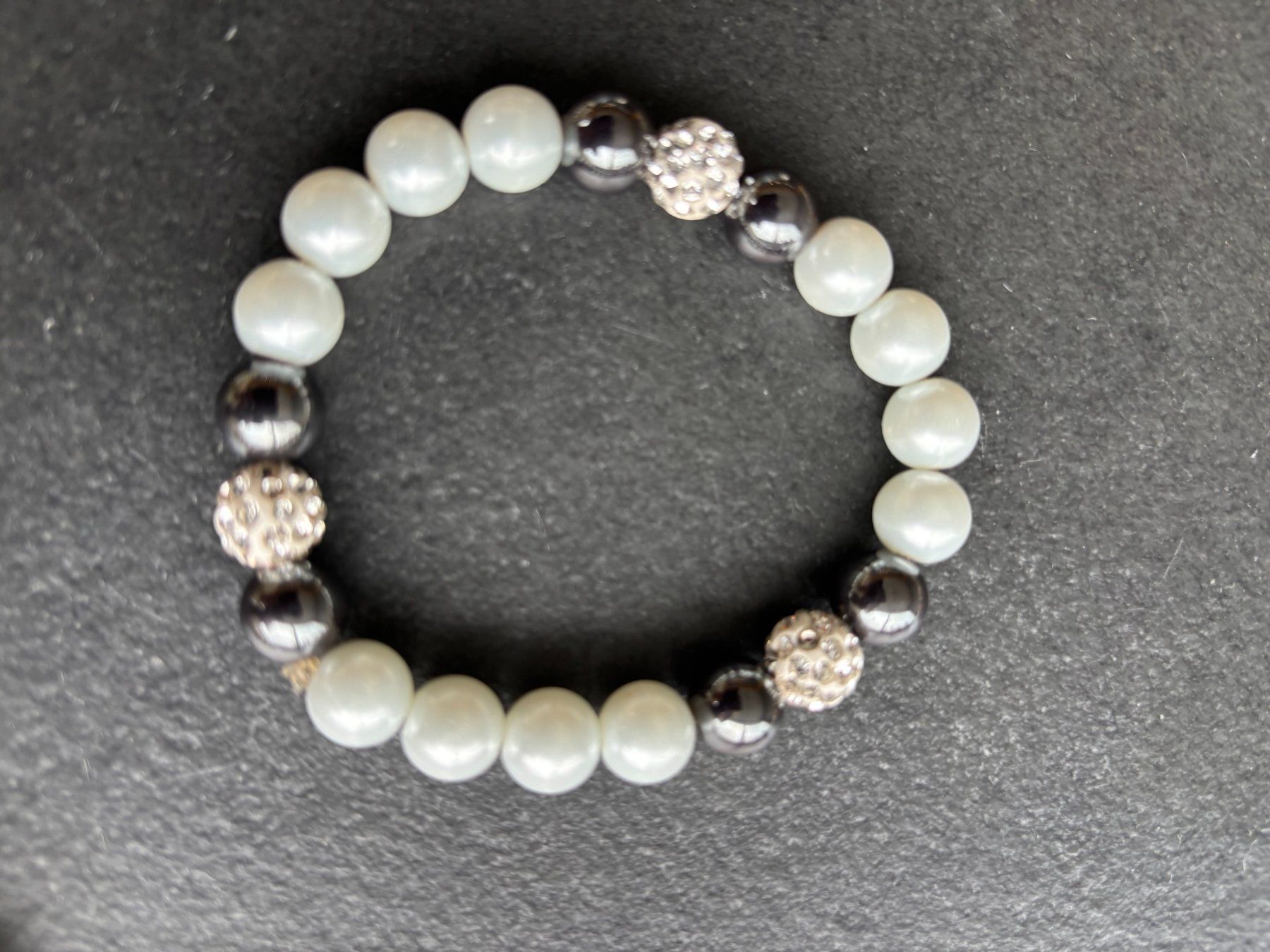 Bracciali & Braccialetti: Armband, 3 Stück, mit Perlen, Gummizug – Usato da Laax GR venduto da wil_66wq 1