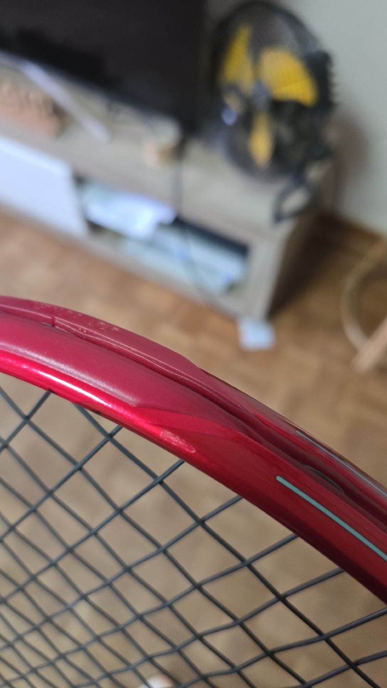 Yonex Racchette: Yonex Vcore 100 2026 Ruby L2 – Usato da Lausanne venduto da zak_dnn5 7