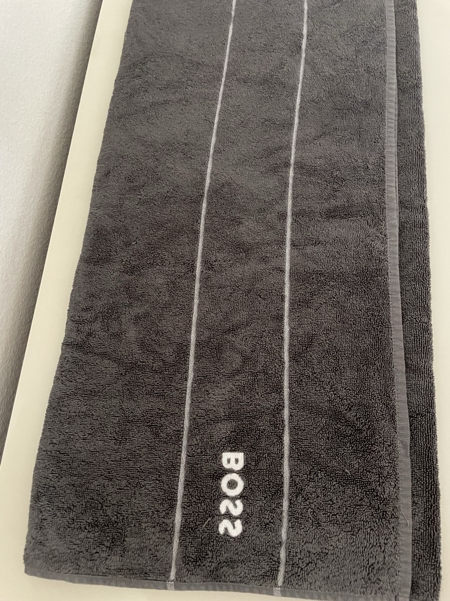 Hugo Boss Teli da bagno: Badetuch BOSS grau neu – Nuovo (secondo la descrizione) da Adliswil venduto da maximiliann 1