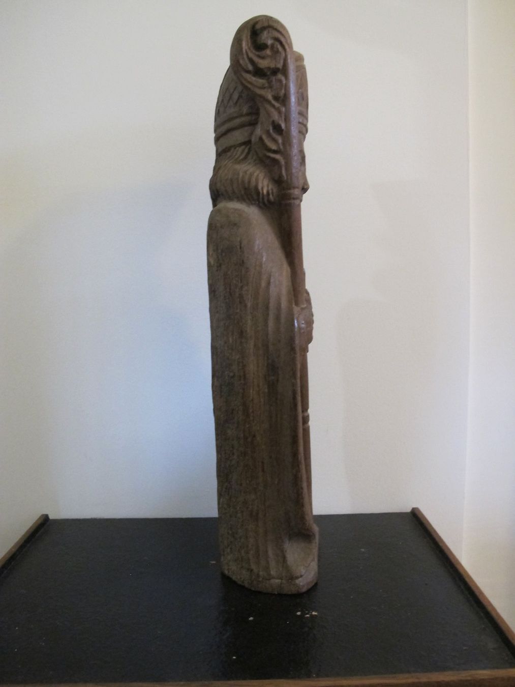 Statuette: heiliger St. Patrick gotische Eichenholz Figur Mitelalter – Usato da Wädenswil venduto da Turusukko 2