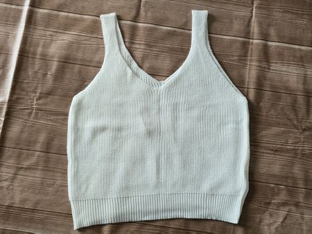 ​😍 Weisses Strick-Tanktop - L - mit V-Ausschnitt