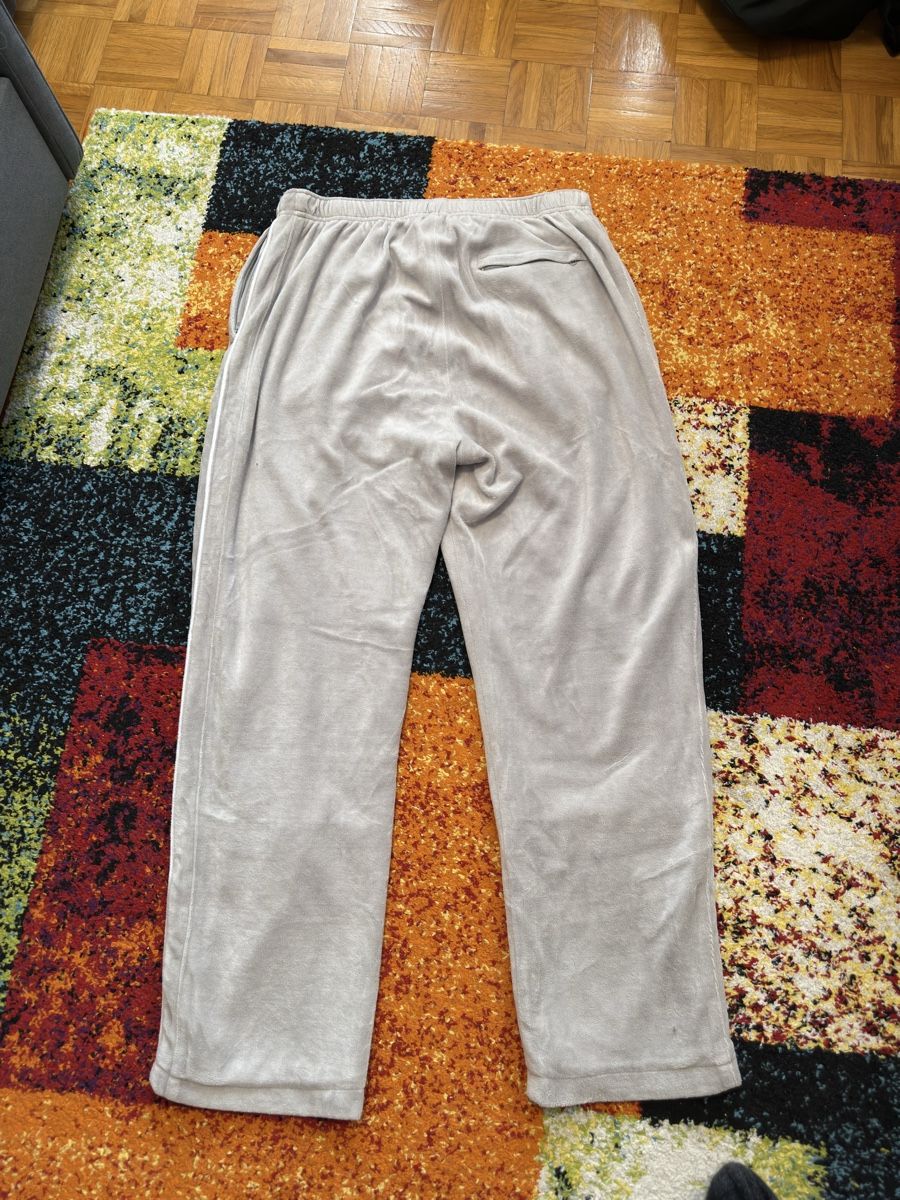 Corteiz Pantaloni: Corteiz VVS bottom – Usato da Yverdon-Les-Bains venduto da fir_7srk 4