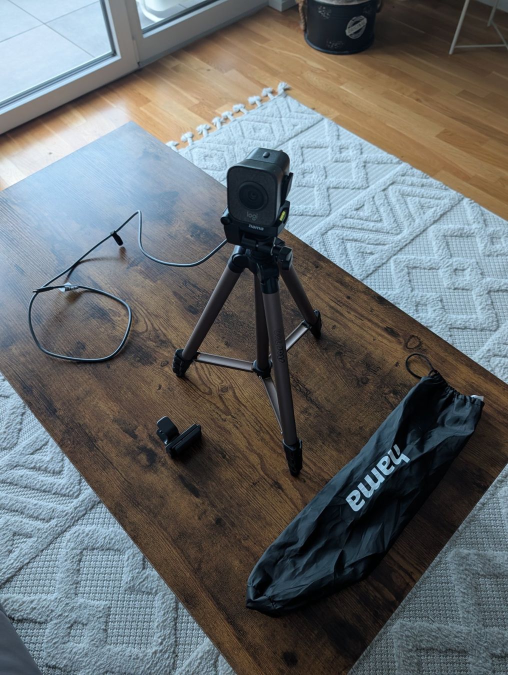 Logitech Webcam: Pack Logitech StreamCam Full HD 60fps + Trépied Hama Star – Usato da Delémont venduto da msd_nc6z 1