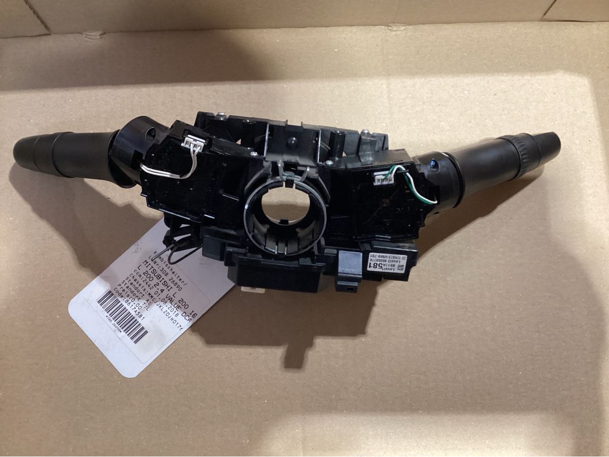 Mitsubishi Tutti pezzi di ricambio auto: Kombischalter zu Mitsubishi L 200 2.4 Value – Usato da Reichenburg venduto da T864RX 1