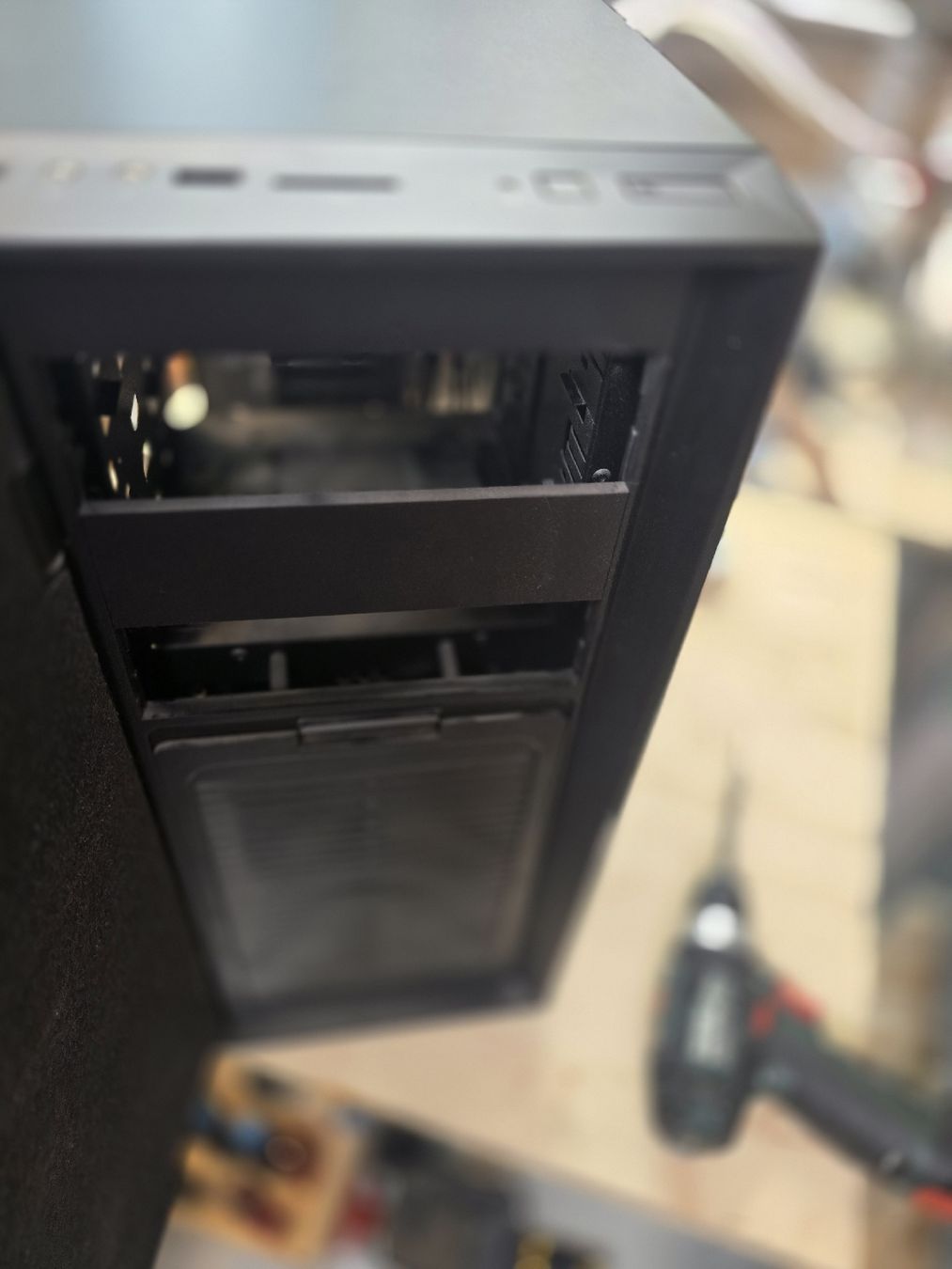 Gehäuse: Cooler Master PC Gehäuse schwarz Miditower gebraucht – Gebraucht aus Täuffelen von Caspersky 2